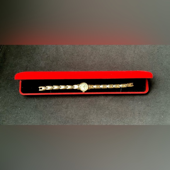 ULTRA CUTE OMEGA AUTOMATIC watch 🔥🔥🔥 - Picture 10 of 11